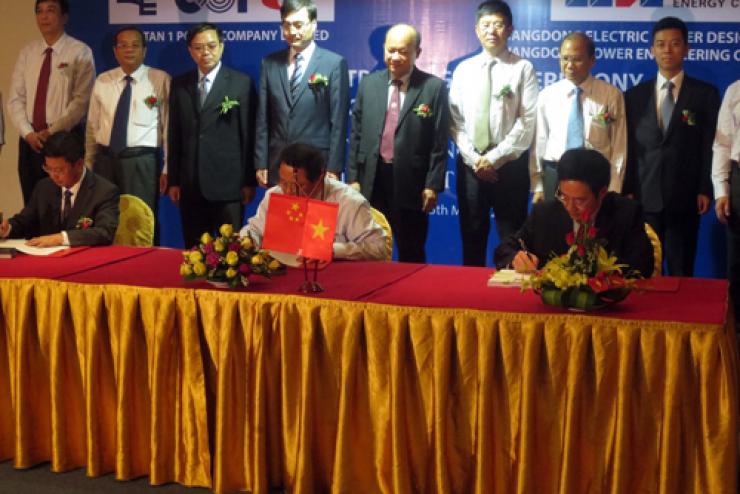 Construction contract signing of USD 2 billion Vinh Tan 1 Thermal Power Plant